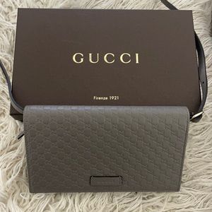 Grey wallet on chain Gucci bag